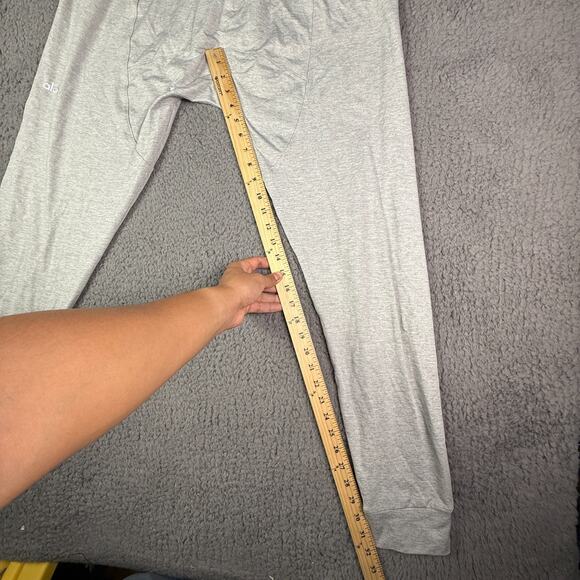 Alo Yoga Conquer Revitalize Pants Mens M Gray Drop Crotch Stretch Performance - Picture 9 of 11